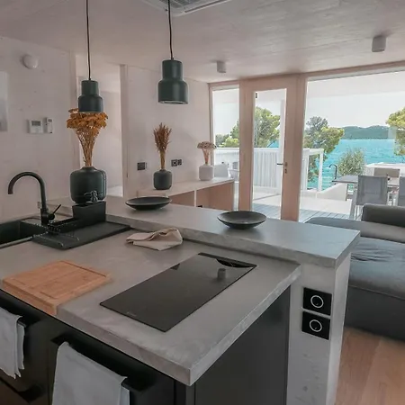 Oi Concept Village Buqez & Vita